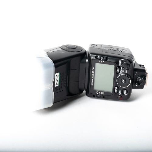 Nikon SB-700 Speedlight
