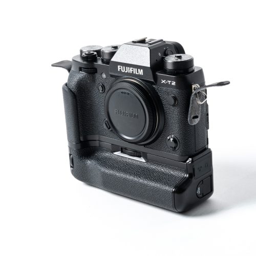 Used Fujifilm X-T2 Body Black w/ Vert battery grip - Image 2