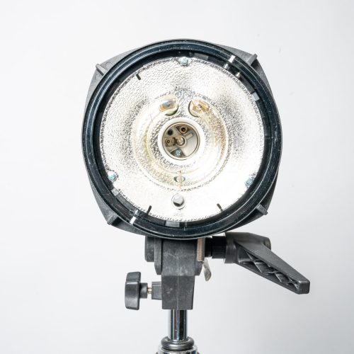 Used Elinchrom Style 600 S with softbox - Image 3