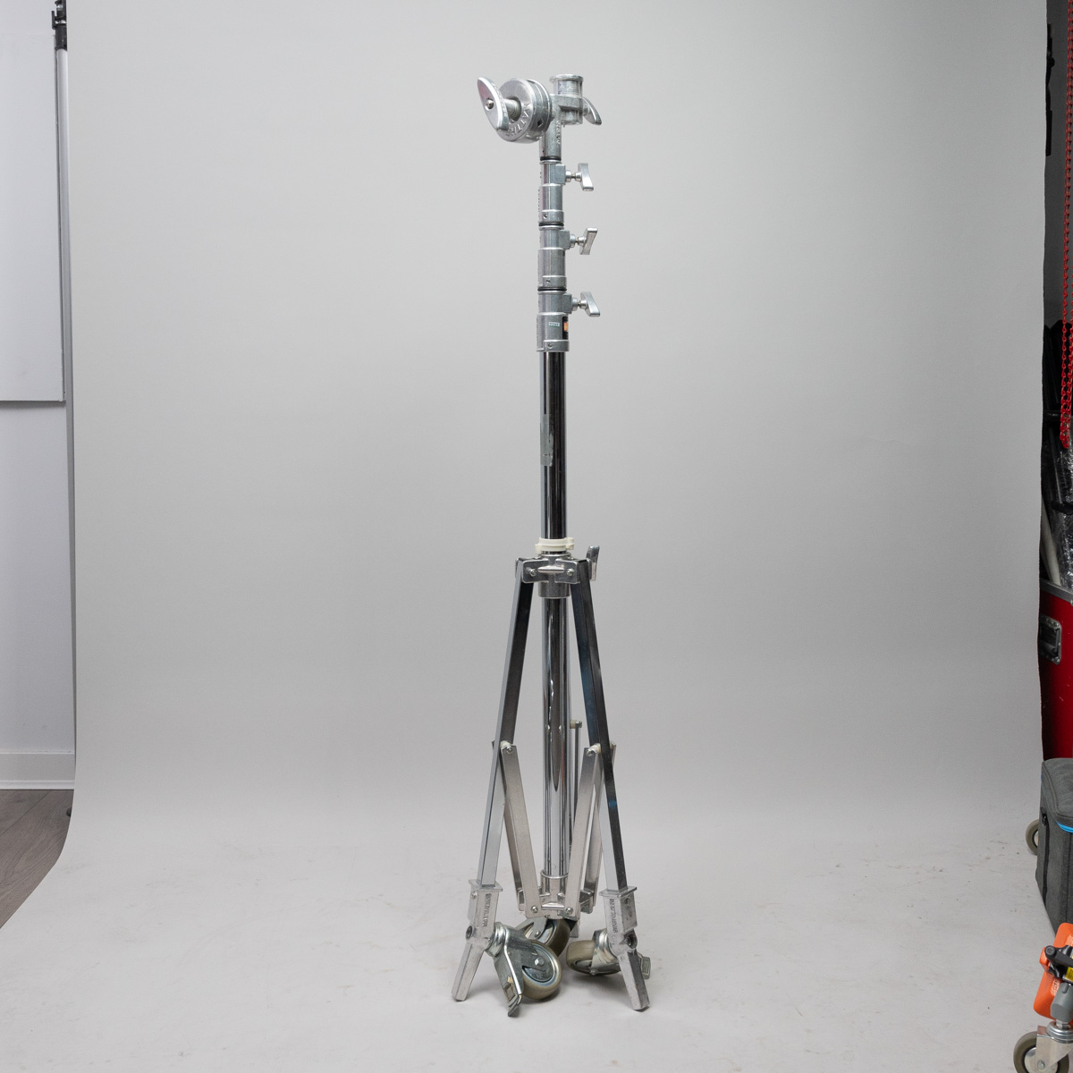 Matthews Medium Roller Stand closed