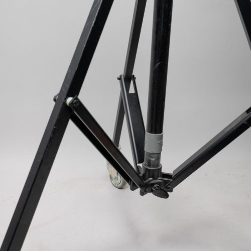 Matthews crank stand with wheels detail