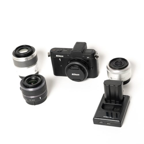 Nikon V1 kit , 10mm f2.5, 18.5mm f1.8, 10-30mm f3.5-5.6, 30-110mm f3.8-5.6 VR