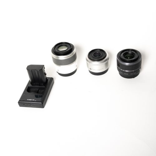 Used Nikon V1 kit , 10mm f2.5, 18.5mm f1.8, 10-30mm f3.5-5.6, 30-110mm f3.8-5.6 VR - Image 4