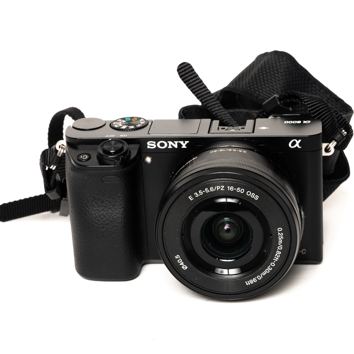 Sony A6000 W/16-50mm F3.5-5.6 lens