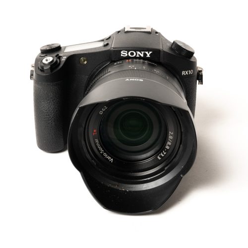 Sony RX 10 w/ 8.8-73.3 lens